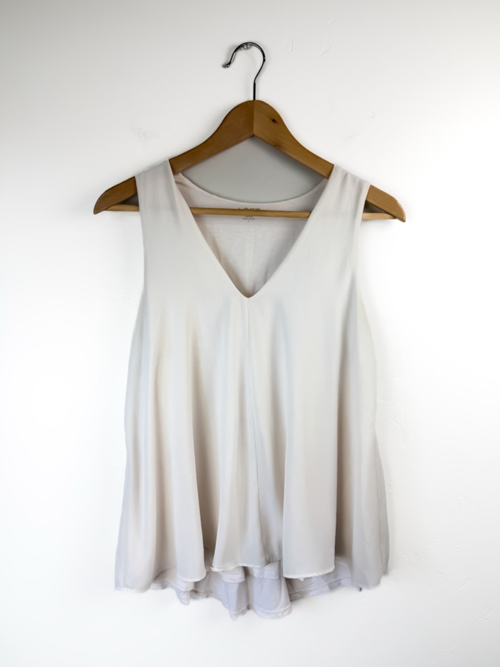 Loft Outlet White Layered V Neck Sleeveless Blouse Size S